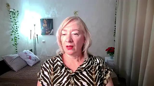 hunters_woman from StripChat is Freechat