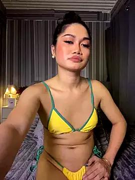 Iamyourbabyalicia from StripChat is Freechat