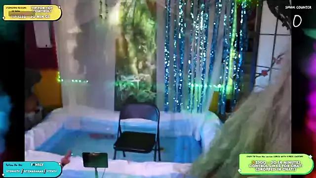 iiitznasanaiii from StripChat is Freechat