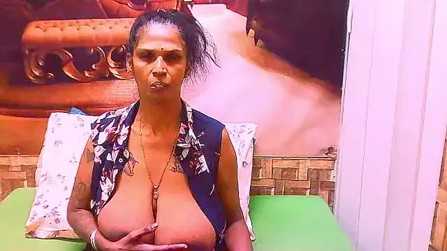 Photos of IndianVanya4u2u from StripChat is Freechat