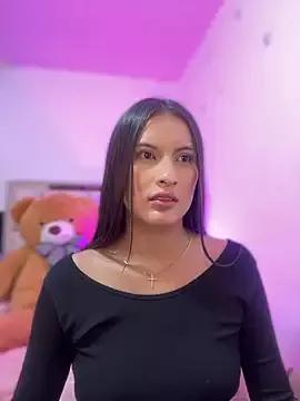 isabella__r444 from StripChat is Freechat