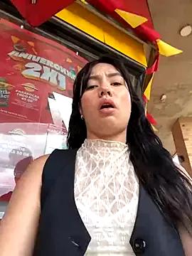 Isabellaa_whitee from StripChat is Freechat