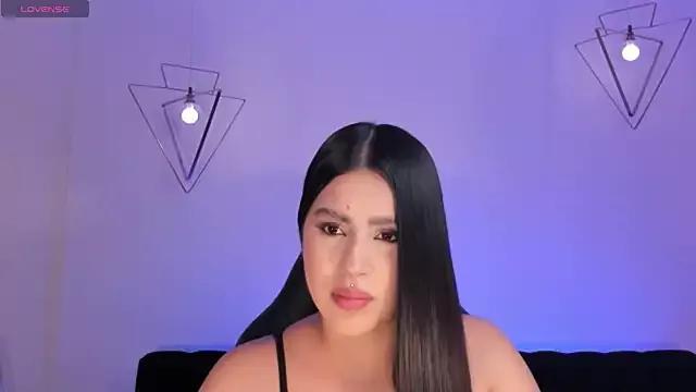 IsabellaHill_ from StripChat is Freechat