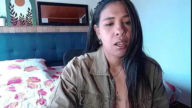 IVONNE_COLLINS33 from StripChat is Freechat