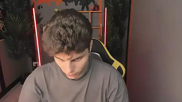 JackWolw from StripChat is Freechat