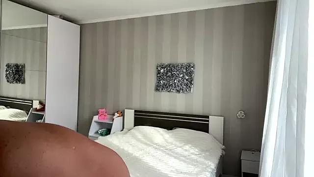 Entertain your itch for girls livestreamers with our collection of stunning models, skilled in the art of temptation and delight.