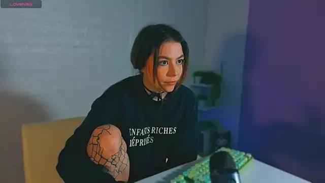 JadeGrande from StripChat is Freechat