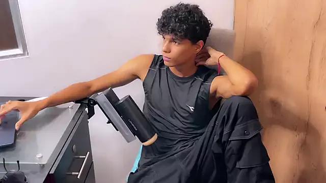 james_dreams_ from StripChat is Freechat