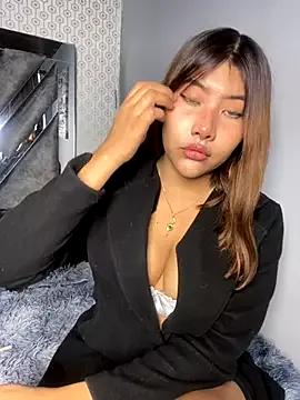 Entertain your itch for girls livestreamers with our collection of stunning models, skilled in the art of temptation and delight.