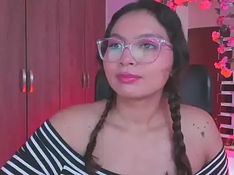 JENNIFERCOCOA from StripChat is Freechat