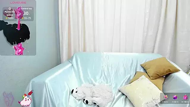 jessica_tiny from StripChat
