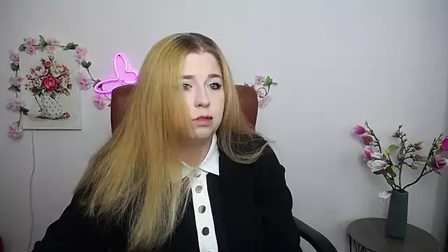 Entertain your itch for girls livestreamers with our collection of stunning models, skilled in the art of temptation and delight.