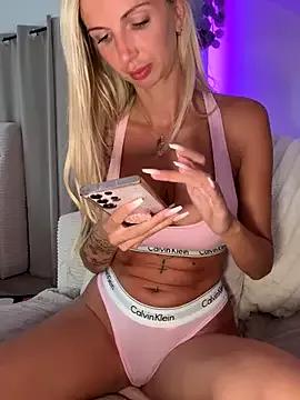 Entertain your itch for girls livestreamers with our collection of stunning models, skilled in the art of temptation and delight.