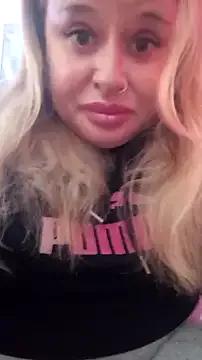 JohannasMishael from StripChat is Freechat