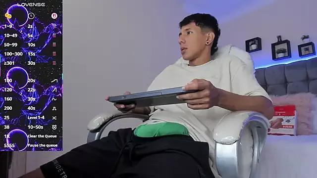 Juan_zabala from StripChat is Freechat