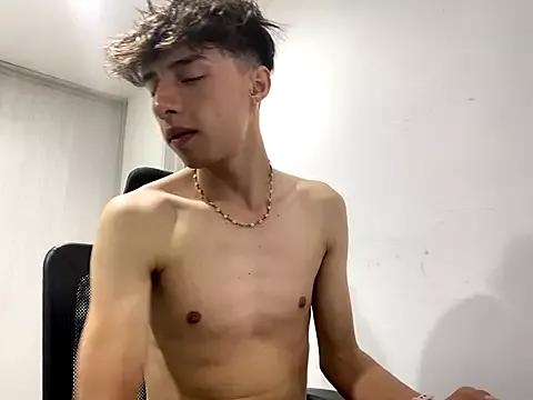 Juanmres from StripChat is Freechat