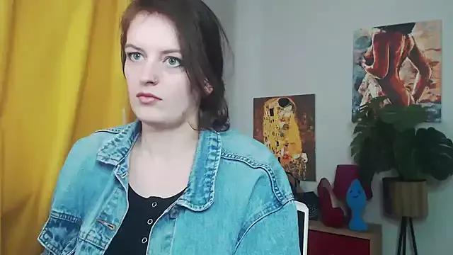 juicyNadine from StripChat is Freechat
