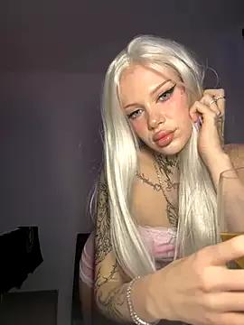 Julamayana from StripChat is Freechat