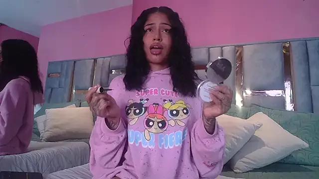 JuliaRose_ks from StripChat is Freechat