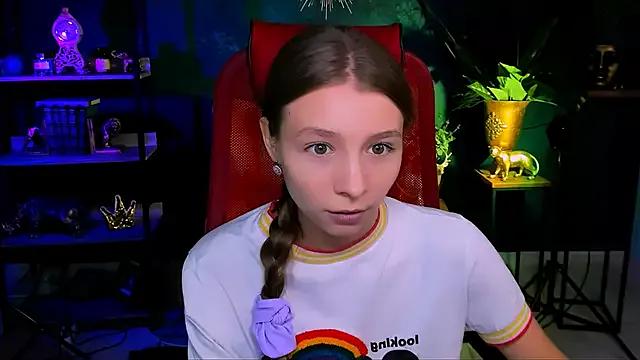 JulieDaniel from StripChat is Freechat