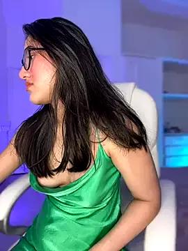 julieta_jhonss from StripChat is Freechat