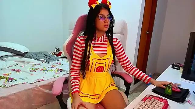 Entertain your itch for girls livestreamers with our collection of stunning models, skilled in the art of temptation and delight.