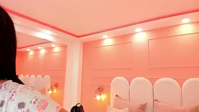julieta_rosee from StripChat is Freechat