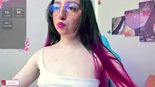 Julieta_Shelby from StripChat is Freechat