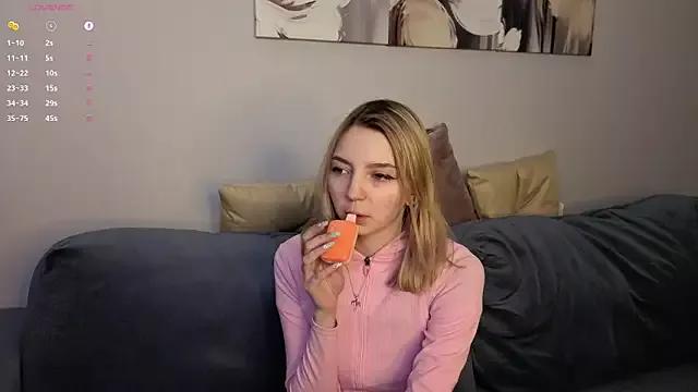 JulieTorres from StripChat is Freechat