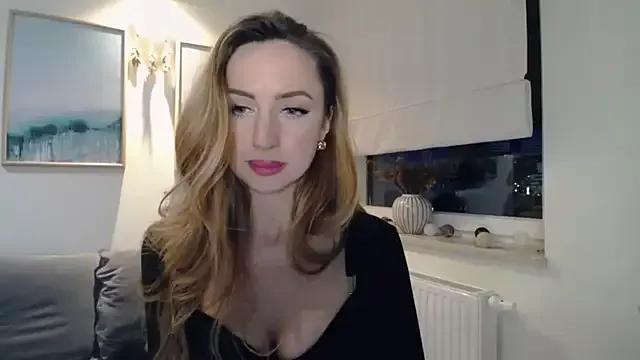 JulietteDiamond from StripChat is Freechat
