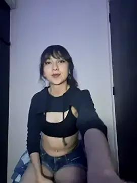 JynLuna from StripChat is Freechat