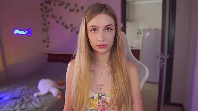 Entertain your itch for girls livestreamers with our collection of stunning models, skilled in the art of temptation and delight.