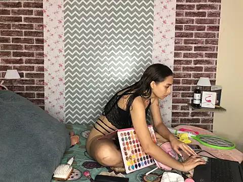 KaMila_M00N from StripChat is Freechat