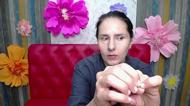 KarinaSwann from StripChat is Freechat