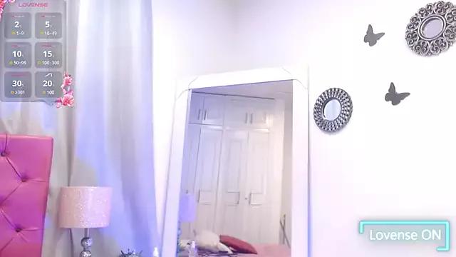 Karla_Lewiis from StripChat is Freechat