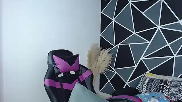 karol_the_warrior from StripChat is Freechat