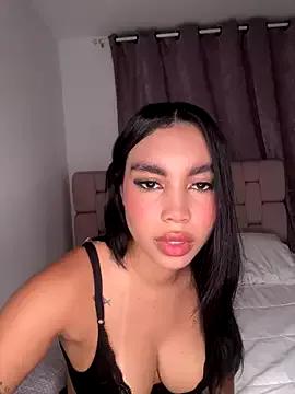 karolaalcendra from StripChat is Freechat
