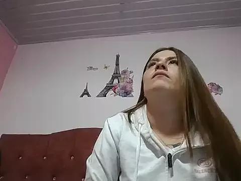 KarolainR from StripChat is Freechat