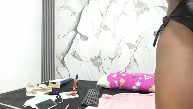 KarolX_ from StripChat is Freechat
