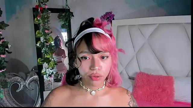 Entertain your itch for girls livestreamers with our collection of stunning models, skilled in the art of temptation and delight.