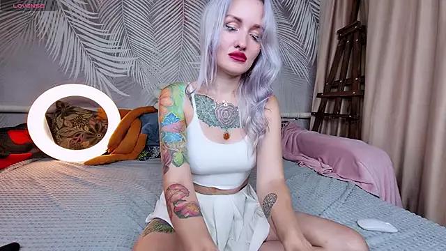 Entertain your itch for girls livestreamers with our collection of stunning models, skilled in the art of temptation and delight.