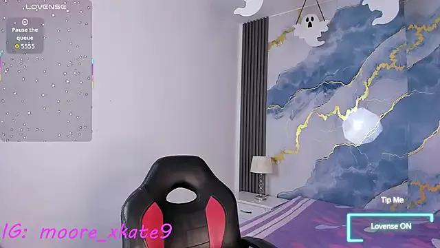 KateMoorex from StripChat is Freechat