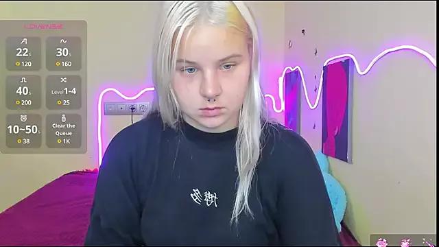 KateRemix from StripChat is Freechat