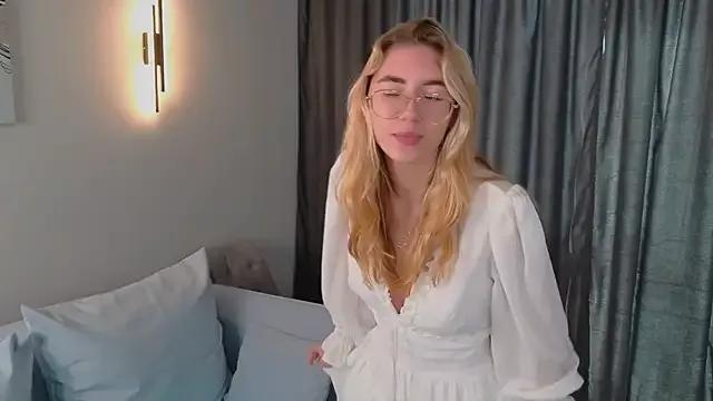KatherineWill from StripChat is Freechat