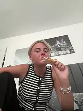 KatieGrace from StripChat is Freechat