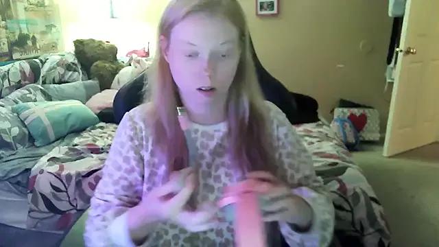 KawaiiBelle from StripChat is Freechat