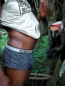 kaychrisk from StripChat is Freechat