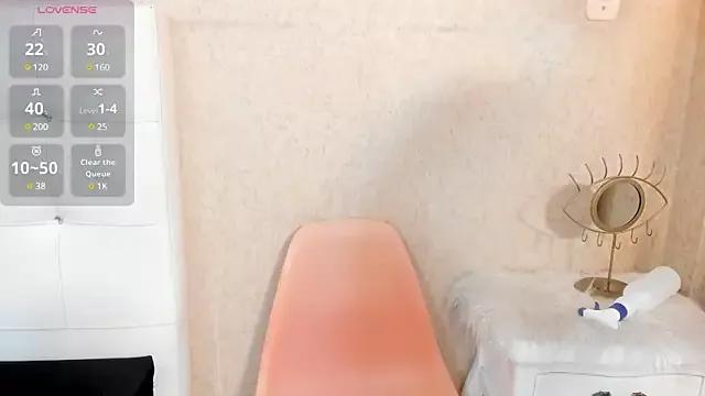 Kayladeepp from StripChat is Freechat