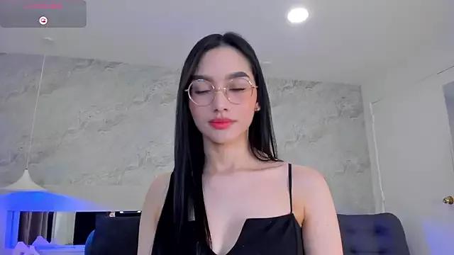 Keira_Corleone from StripChat is Freechat