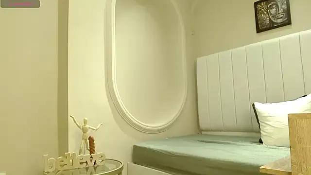 kendra_lux1 from StripChat is Freechat